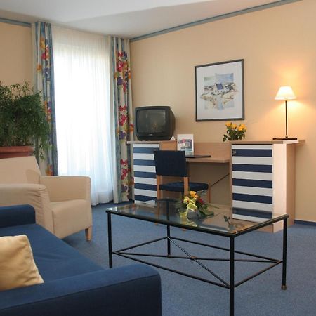 Hotel & Restaurant Seebruecke Zingst Exterior foto